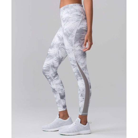 Lululemon‎ Train Times 7/8 Pant 25" Size 4 Breeze By White Cast/Light Cast Print - Picture 8 of 16
